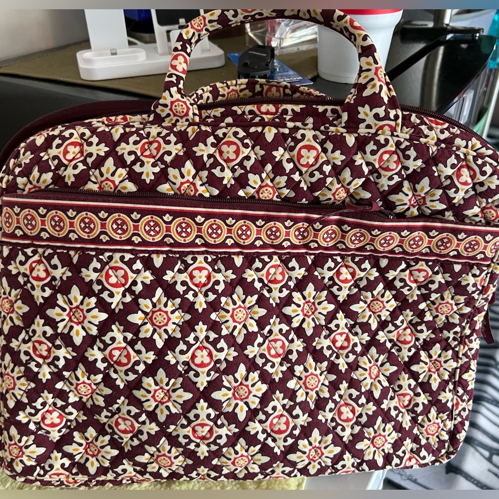 Vera Bradley laptop carry bag.